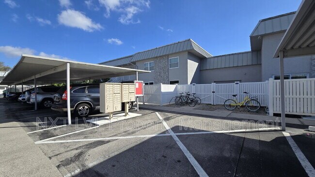 Building Photo - 6777 Winkler Rd