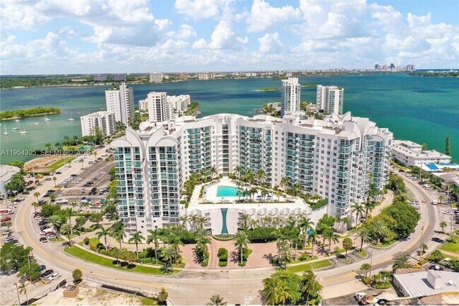 Building Photo - 7900 Harbor Island Dr