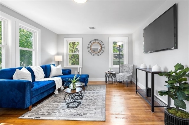 Building Photo - 12 Morrison St