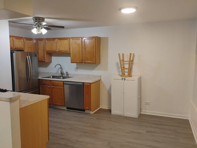 Building Photo - 2424 W Estes Ave