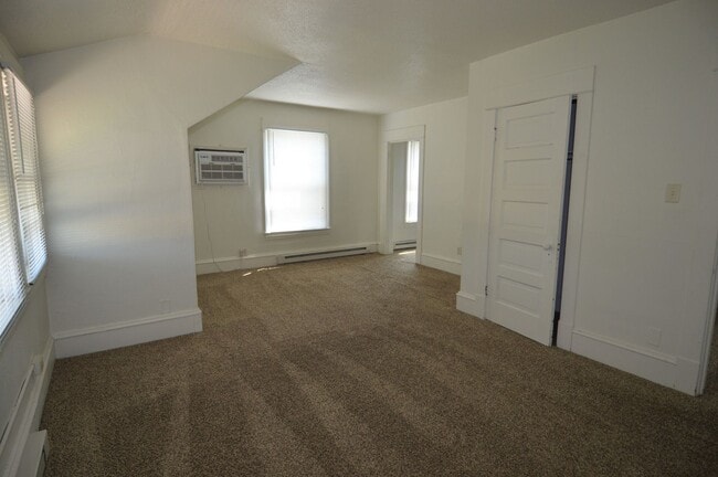 Building Photo - Darin Johnson Triplex