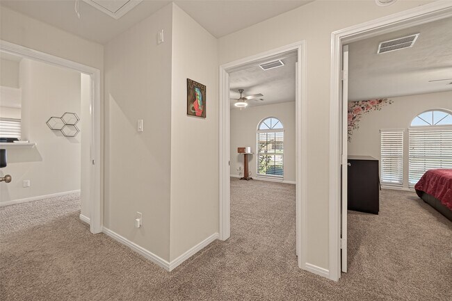 Building Photo - 6546 Grapevine Bend