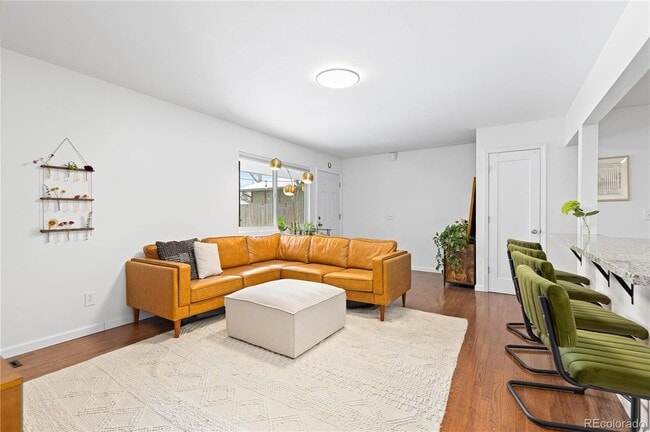Building Photo - 49 S Hazel Ct