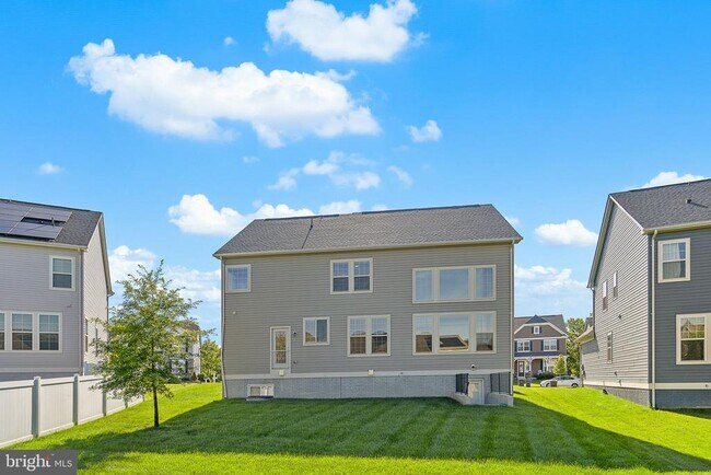 Building Photo - 432 Daylily Ln