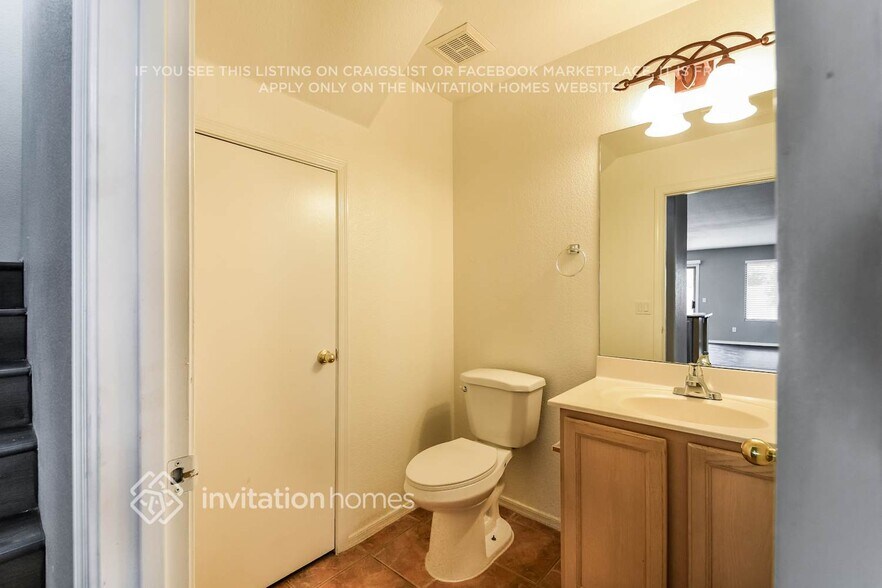 Building Photo - 6991 W Kings Ave