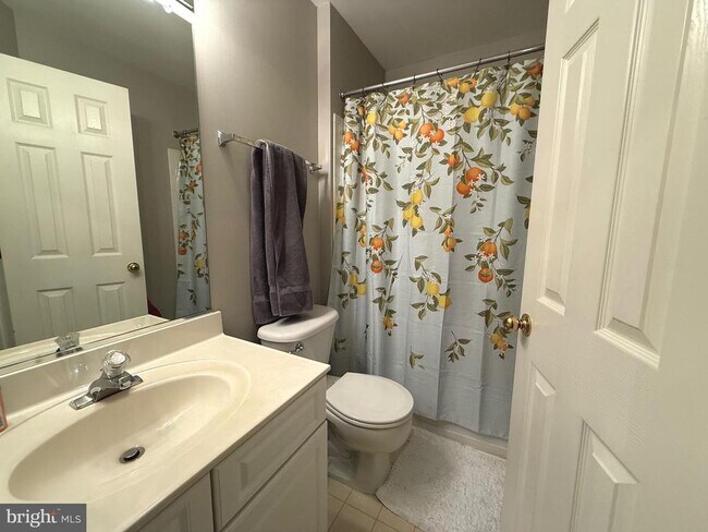Building Photo - 8807 Howland Pl