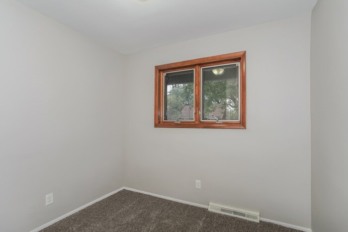 Building Photo - 9292 Coogan Dr