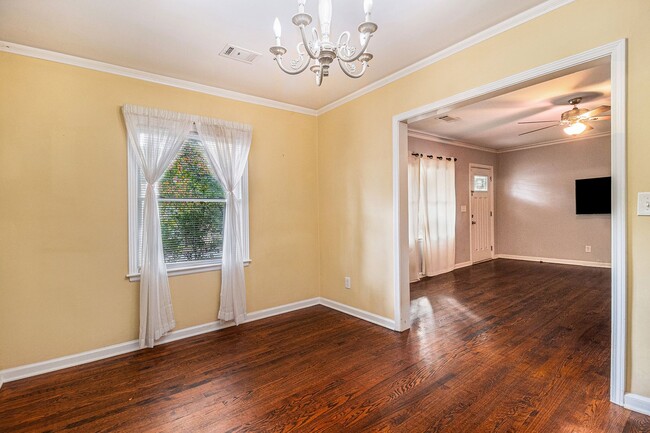 Building Photo - 3/2 Bungalow in Kirkwood
