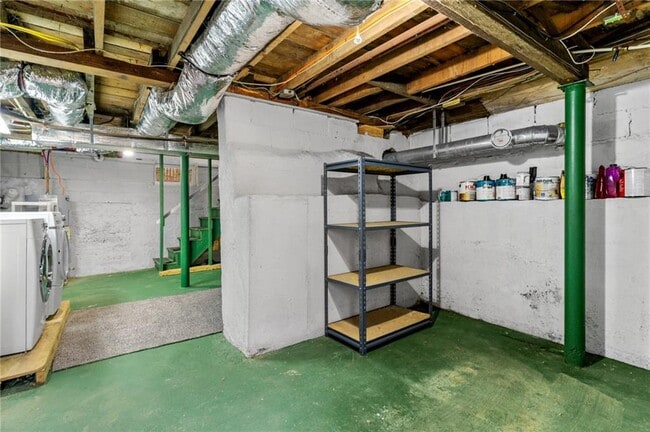 Building Photo - 10 Cooke Pl