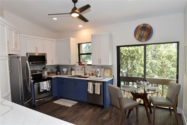 Building Photo - 1631 Starling Dr