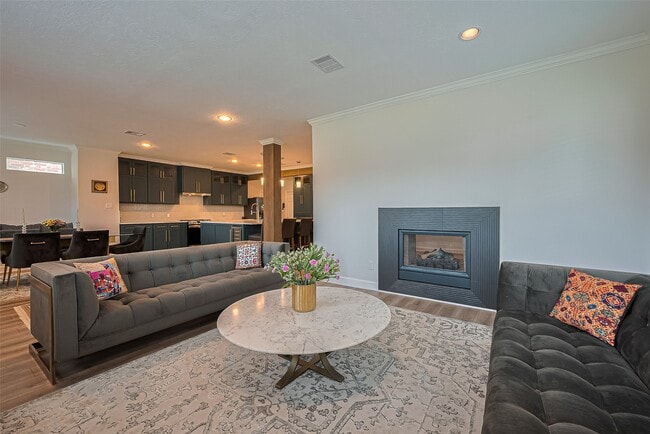 Building Photo - 1413 Whispering Pines Dr