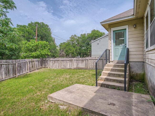 Building Photo - 6102 Reicher Dr