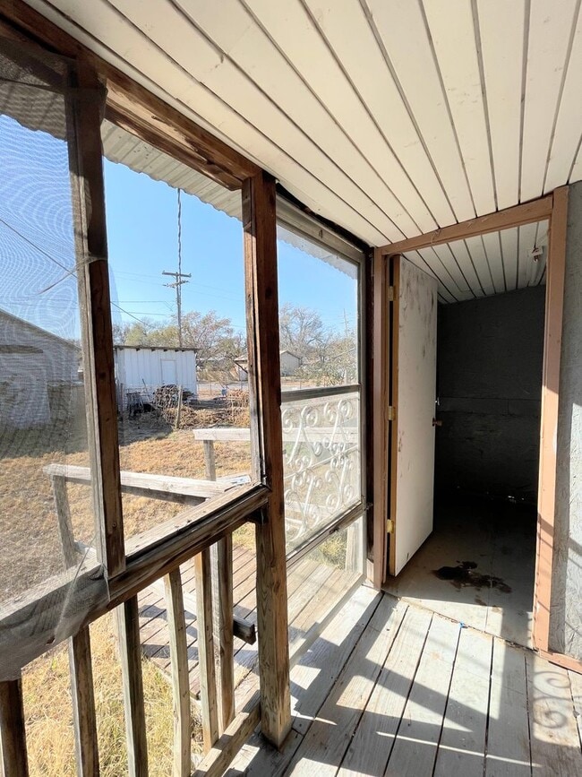 Building Photo - 3 Bedroom 1 Bathroom House