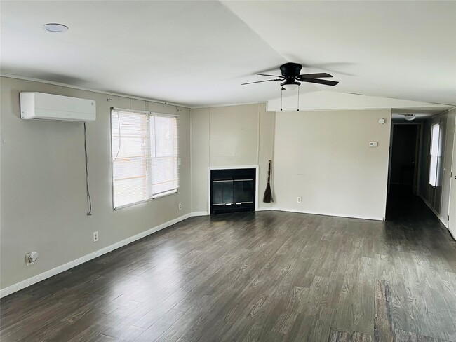 Building Photo - 25083 Billy Lee Dr