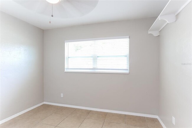 Building Photo - 3828 Neptune Dr SE