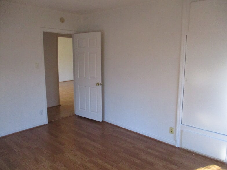 Building Photo - 18649 Chase St