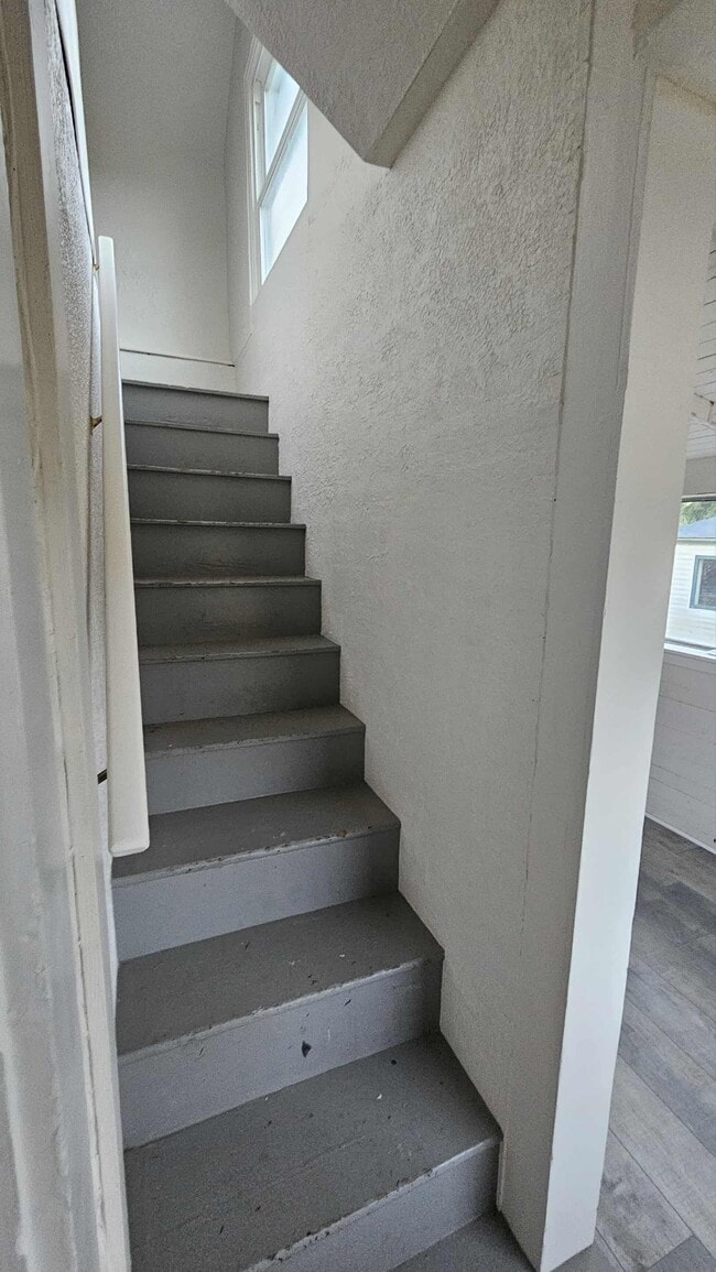 Building Photo - 602 Louviers Ave