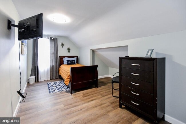 Building Photo - 3802 Cedar Dr