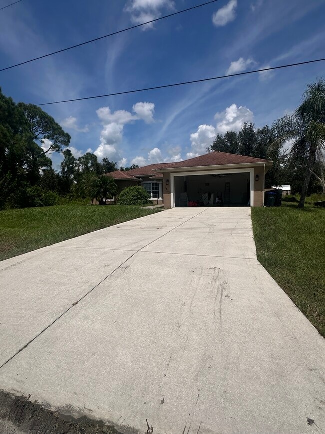 Building Photo - 7332 Muncey Rd