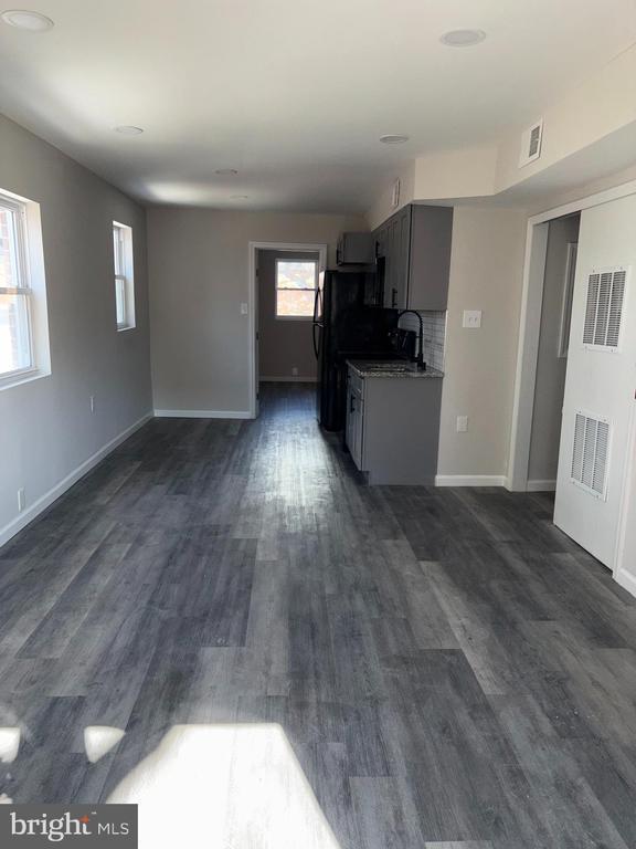 Building Photo - 105 Devereaux Ave