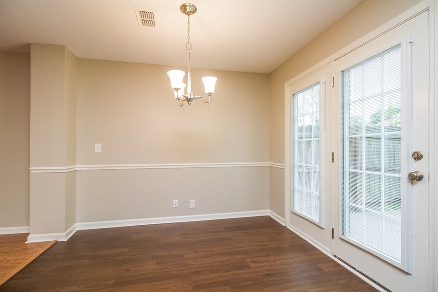 Building Photo - 8856 Cressent Glen Ct