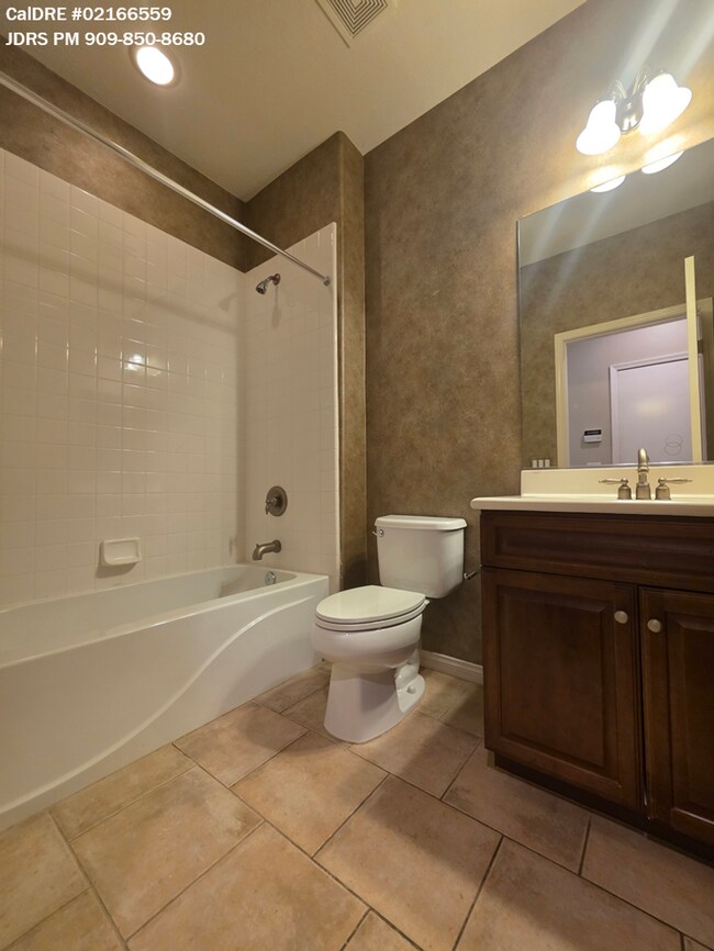 Building Photo - Irvine 4 Bedroom Home