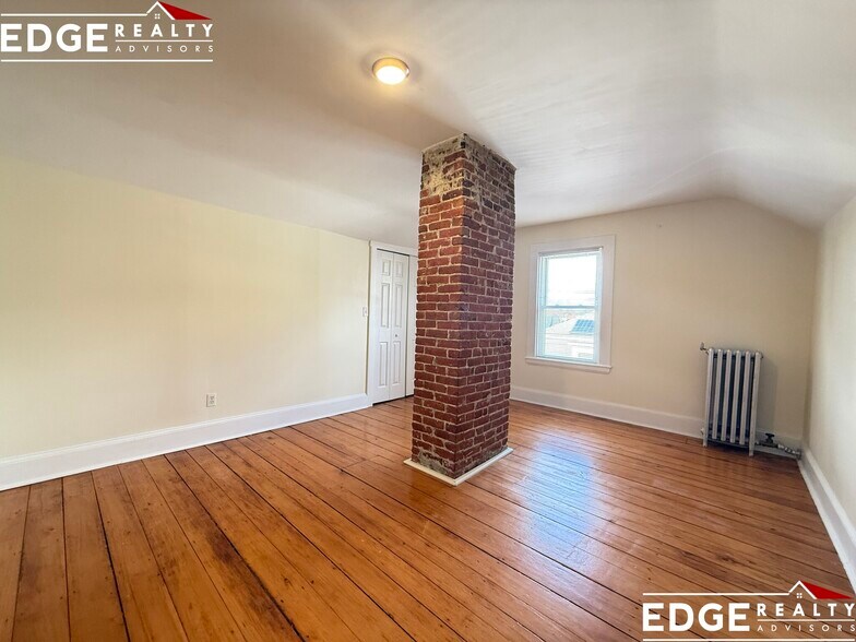 Building Photo - 22 Eastburn St