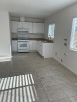 Building Photo - 526 E Grant St