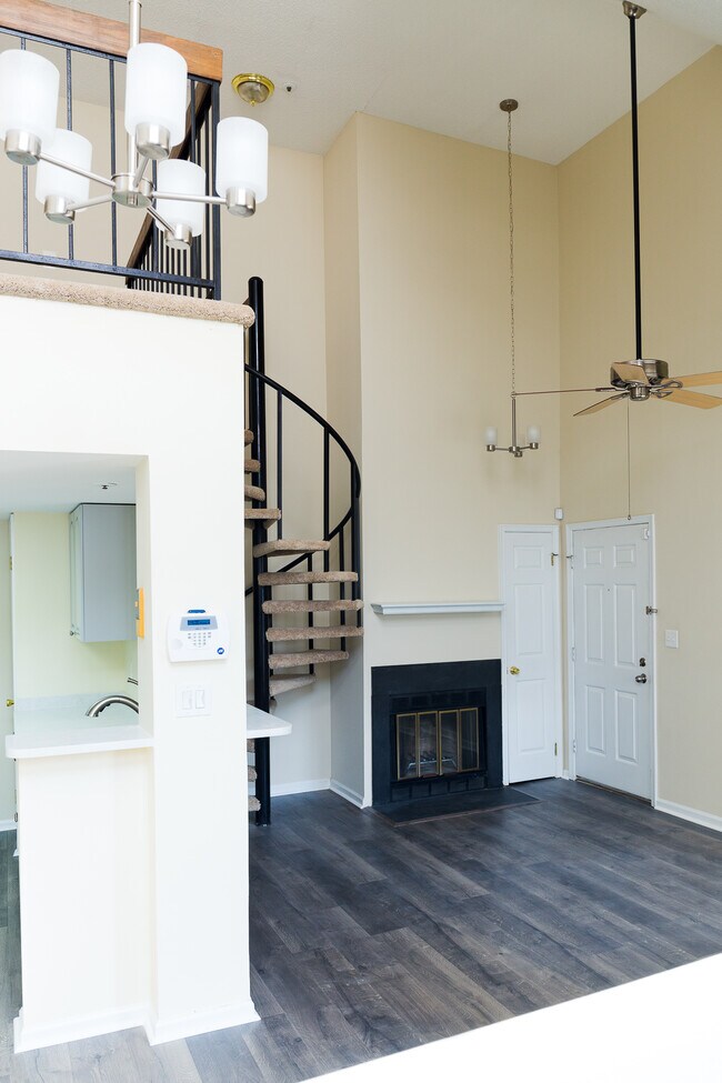 Building Photo - 14049 Vista Drive