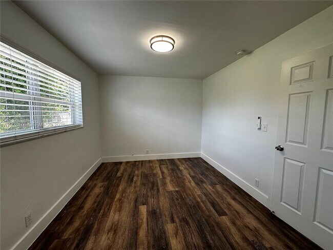 Building Photo - 2321 Madison St