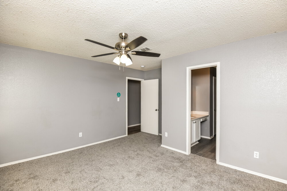 Building Photo - 2607 Whitehurst Dr