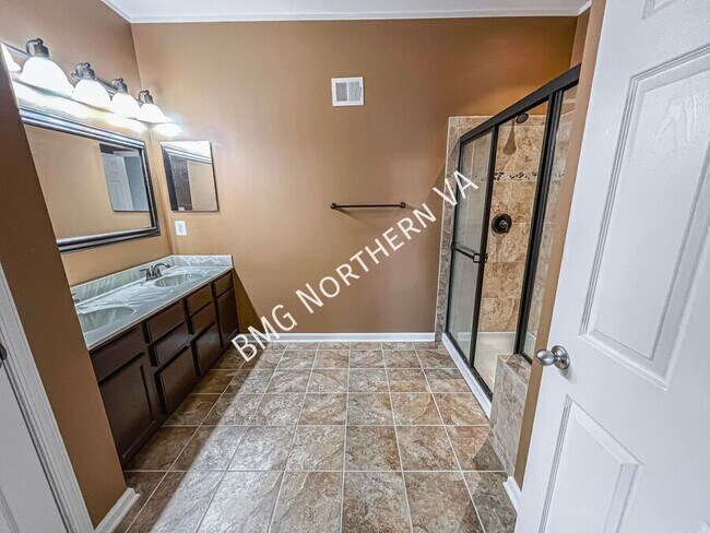 Building Photo - 9535 Center St