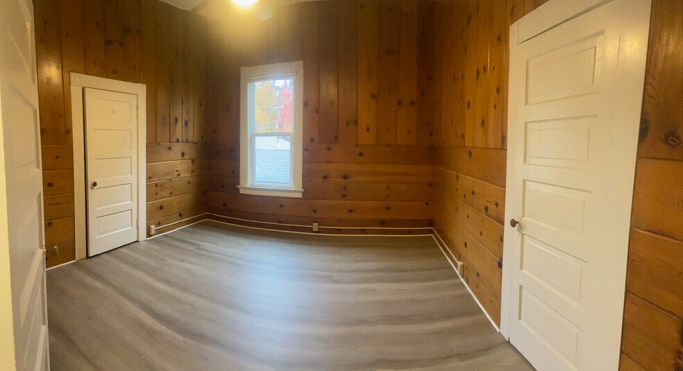 Primary Bedroom - view 1 - 2104 Castro St