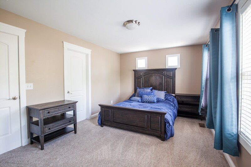 Building Photo - 3220 Linwood Ave