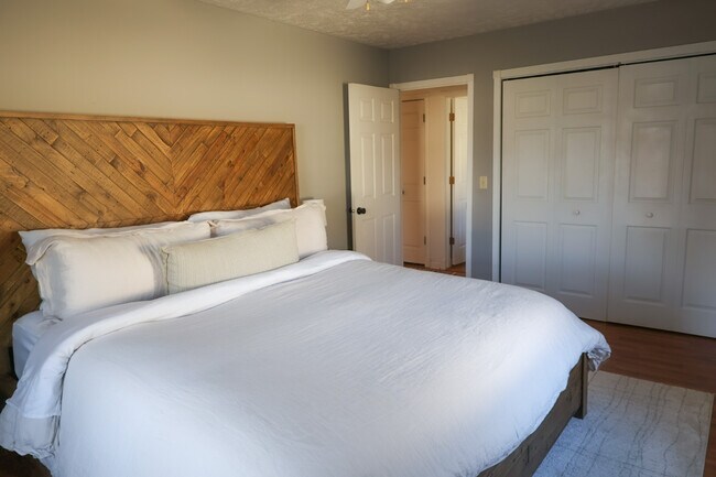 Building Photo - 1523 N Hershey Rd