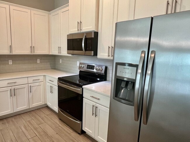 Building Photo - Great Size Home on Jacksonvilles Northside