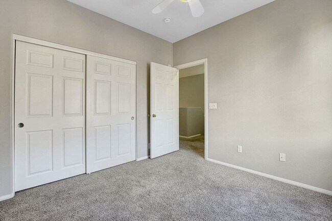 Building Photo - 716 Peachy Canyon Cir