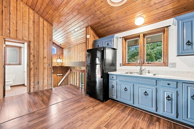 Building Photo - 28248 Harebell Ln
