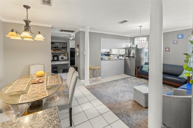 Building Photo - 10910 Vanderford Dr