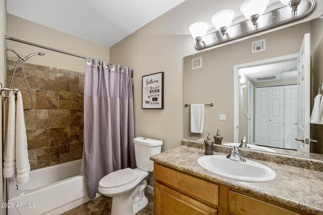 Building Photo - 4925 E Desert Cove Ave