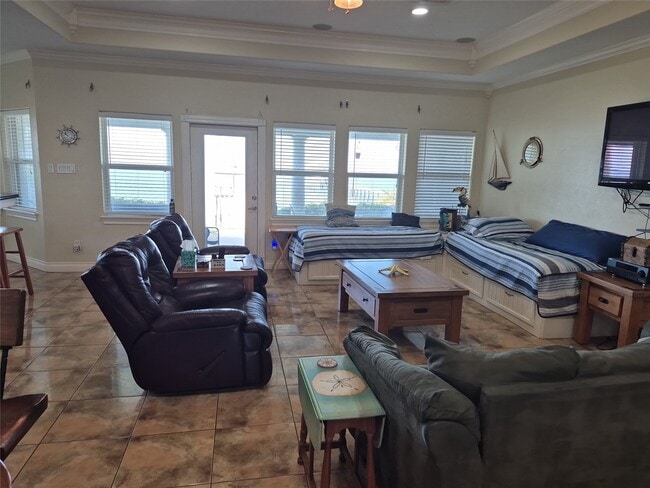 Building Photo - 402 1/2 Avenue A