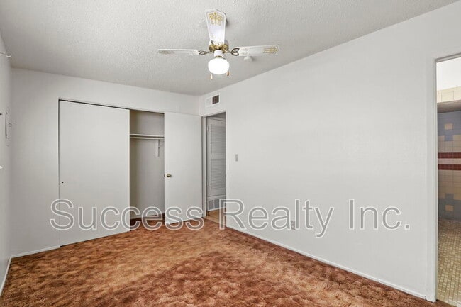 Building Photo - 5440 Viceroy Dr