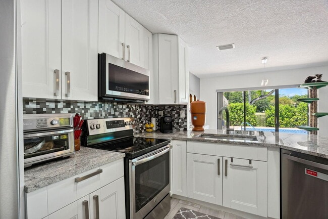 Building Photo - 6601 Sweet Maple Ln
