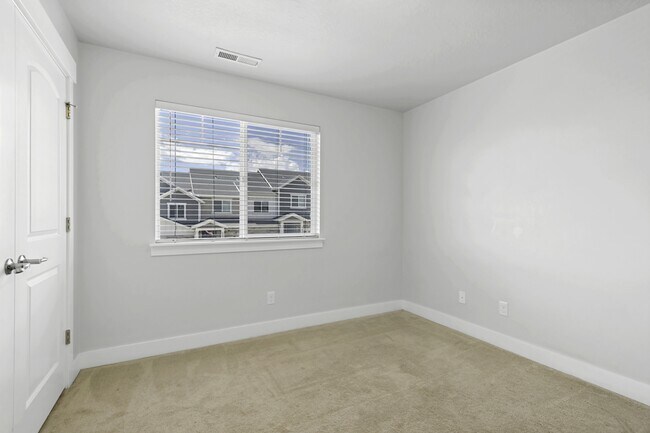 Building Photo - 4864 Spire Wy