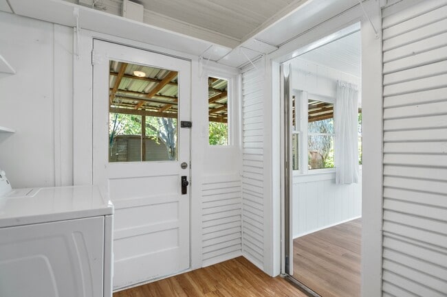 Building Photo - 1807 W Summit Ave.