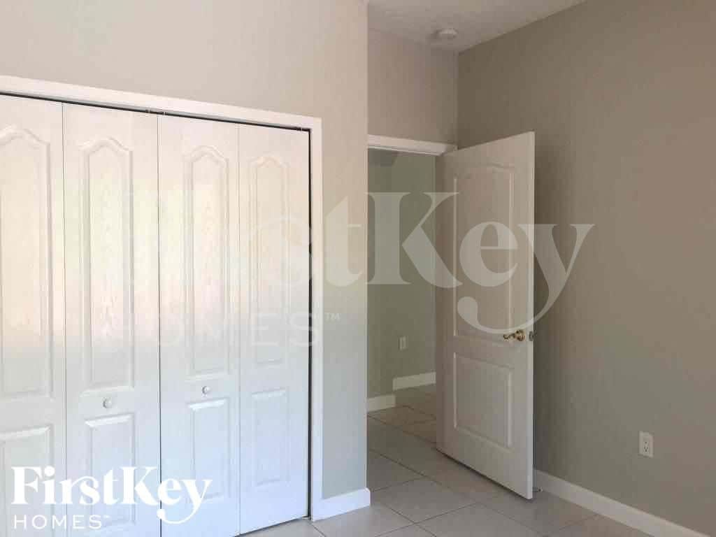 Building Photo - 15320 SW 141st Ct