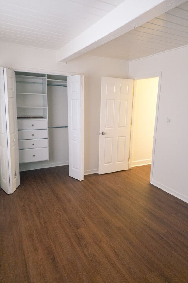 Building Photo - Menlo Park 3BR Home Near Meta, Dumbarton Bridge & Stanford – Large Yard + W/D