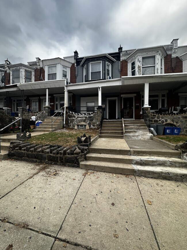 Building Photo - 5617 Lansdowne Ave