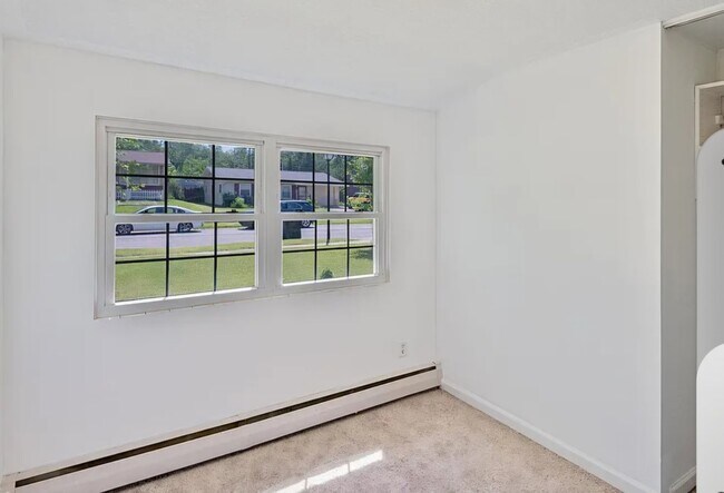 Building Photo - 2715 Farnsworth Dr