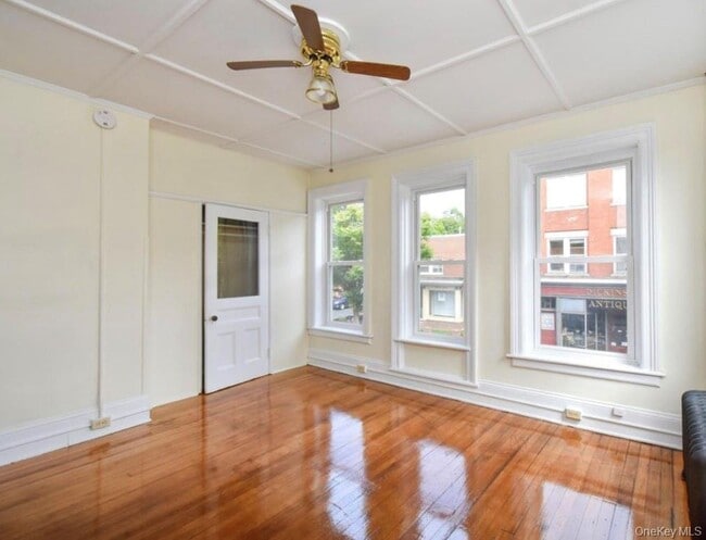 Building Photo - 457 Main St